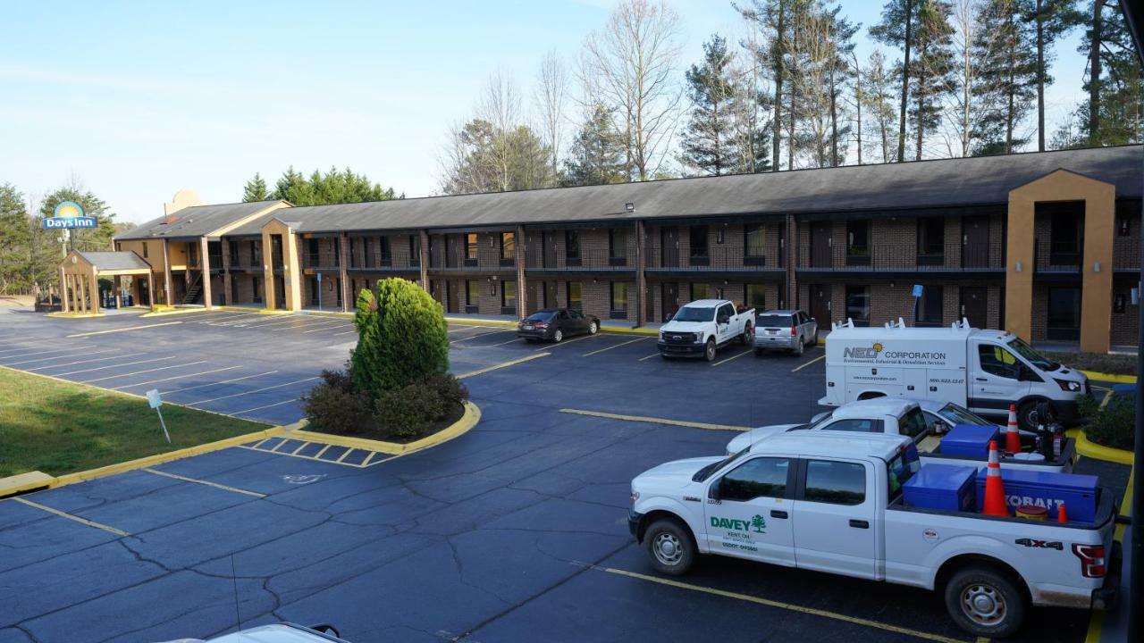 Columbus Inn And Suites Exterior foto
